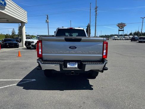 Used 2024 Ford F350 XLT AWD/4WD image 3