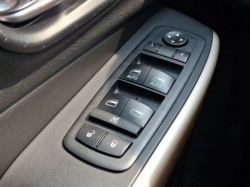 Certified 2018 Jeep Cherokee Limited AWD/4WD image 32