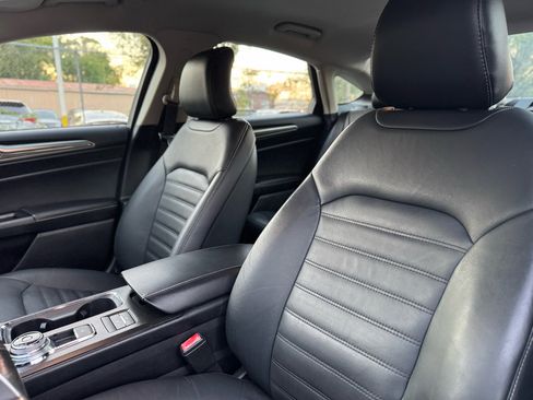 Used 2018 Ford Fusion SE w/ Equipment Group 602A image 13