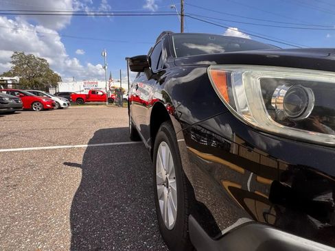 Used 2015 Subaru Outback 2.5i Premium AWD/4WD image 18