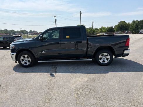 Used 2025 RAM 1500 Big Horn AWD/4WD image 8