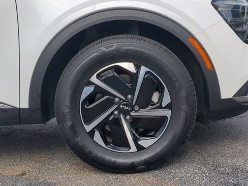 Used 2024 Kia Sportage LX image 11