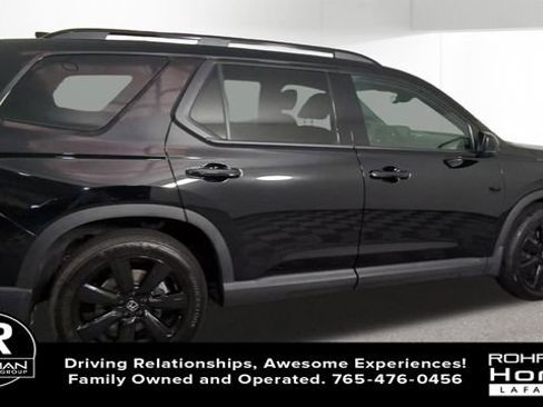 Used 2025 Honda Pilot Black Edition image 10