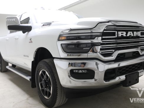 Used 2025 RAM 3500 Laramie AWD/4WD image 7