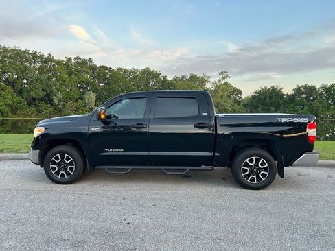 Used 2015 Toyota Tundra SR5 w/ SR5 Upgrade Package image 2