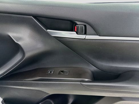 Used 2023 Toyota Camry SE FWD image 31
