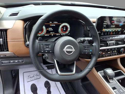 Certified 2025 Nissan Pathfinder Platinum AWD/4WD image 22
