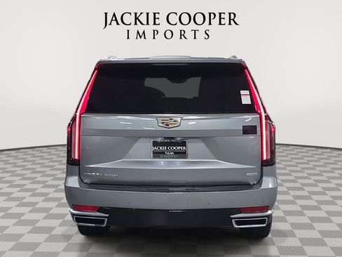 Used 2024 Cadillac Escalade Premium Luxury image 6