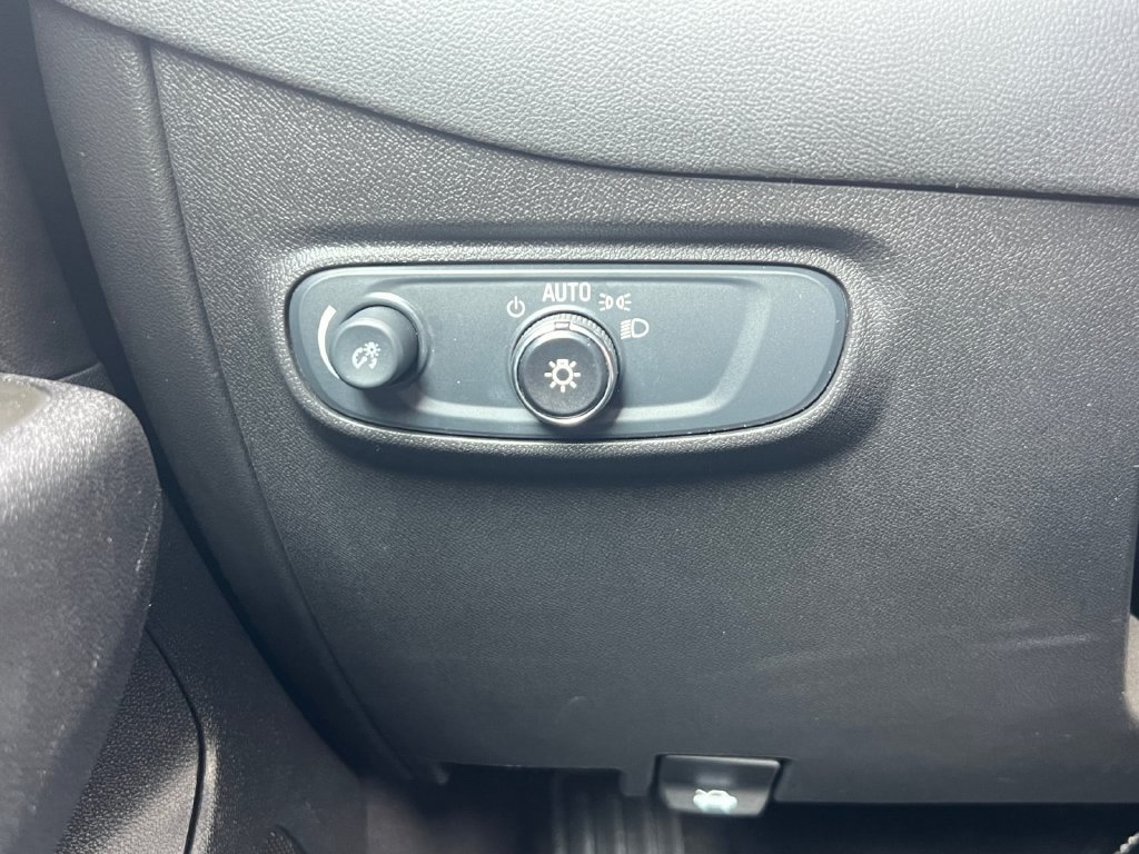 Used 2024 Chevrolet Equinox LT FWD image 25