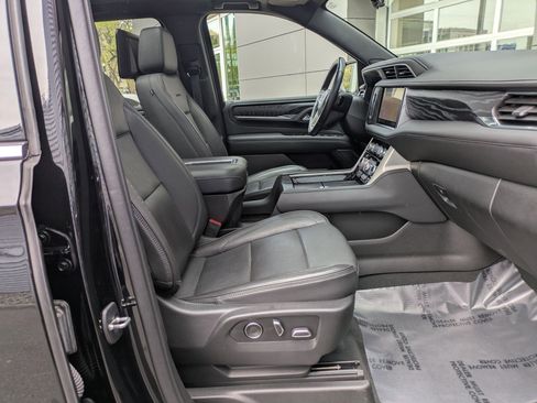 Used 2021 GMC Yukon XL Denali w/ Denali Ultimate Package image 33