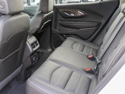 Used 2023 GMC Terrain Denali w/ Denali Premium Package image 15