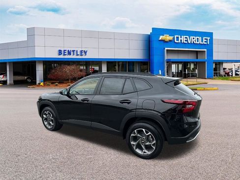 New 2026 Chevrolet Trax LT image 3