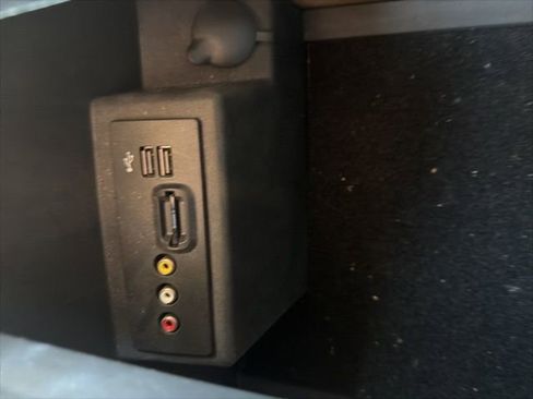 Used 2014 Ford F150 Lariat w/ Lariat Chrome Package image 33