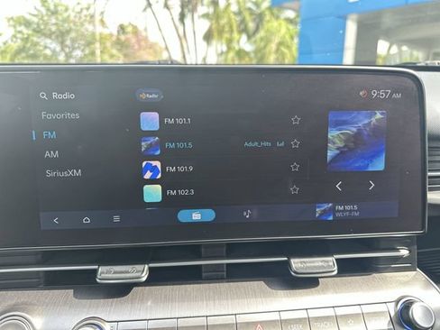 Used 2025 Hyundai Kona SEL FWD image 25