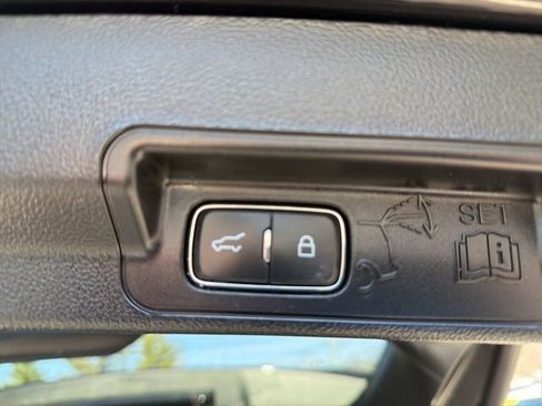 Used 2023 Ford Explorer XLT w/ Equipment Group 202A AWD/4WD image 25