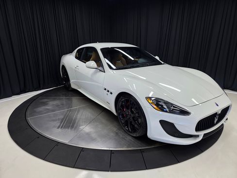 Used 2015 Maserati GranTurismo Sport RWD image 7