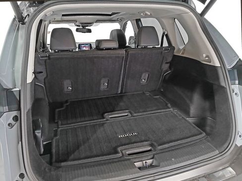 Used 2023 Nissan Rogue SL AWD/4WD image 8