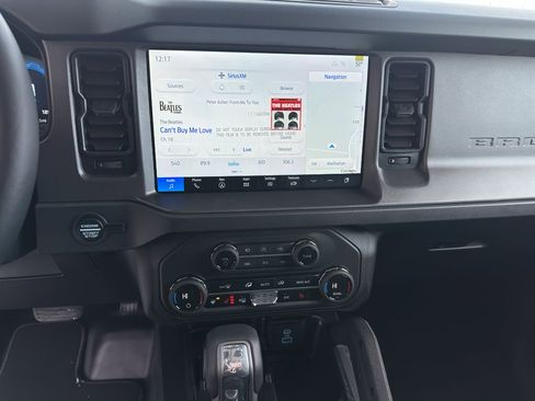 New 2025 Ford Bronco Badlands image 18