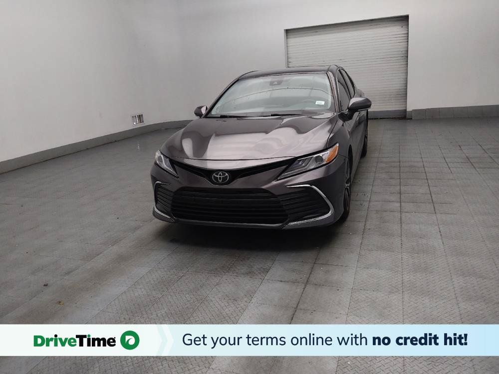 Used 2021 Toyota Camry XLE w/ Navigation Package FWD image 1