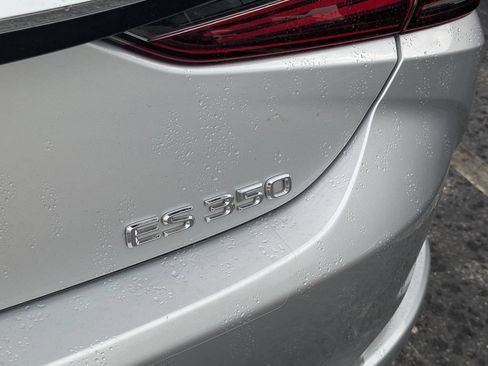 Used 2019 Lexus ES 350 Ultra Luxury w/ Accessory Package 2 FWD image 9