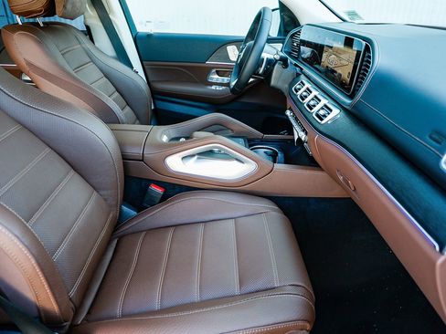 New 2026 Mercedes-Benz GLS 450 4MATIC image 17