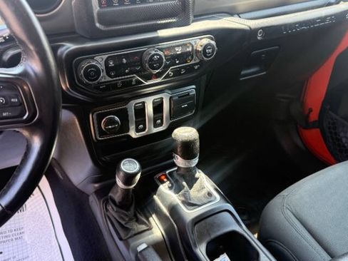 Used 2020 Jeep Wrangler Sport AWD/4WD image 16