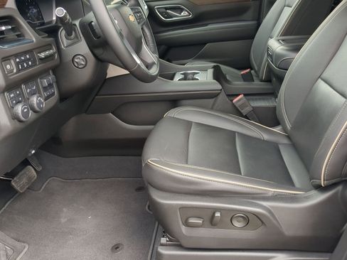 Used 2023 Chevrolet Tahoe Premier w/ Premium Package AWD/4WD image 11
