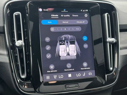 Certified 2023 Volvo XC40 Recharge Ultimate w/ Protection Package Premier AWD/4WD image 29