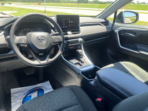 Used 2024 Toyota RAV4 XLE w/ Convenience Package FWD image 15