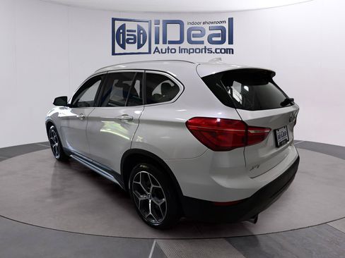 Used 2018 BMW X1 xDrive28i w/ Convenience Package AWD/4WD image 3