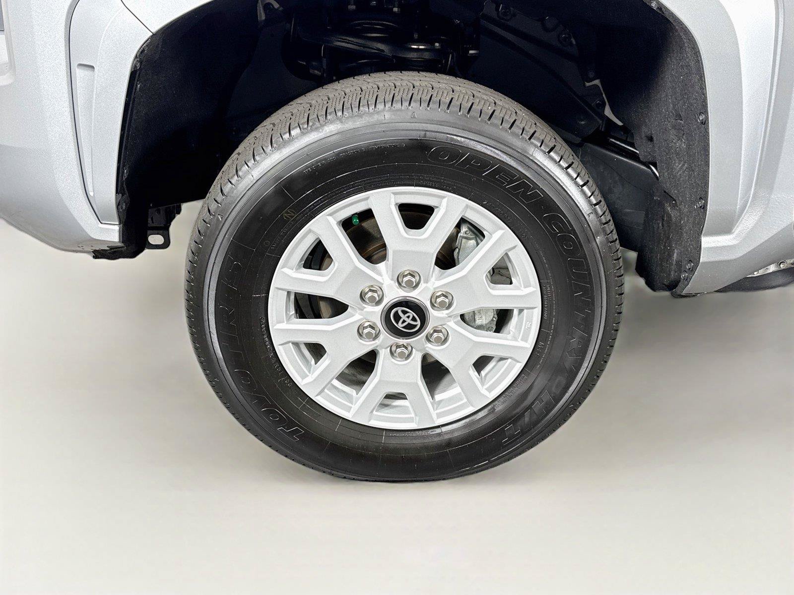 Certified 2026 Toyota Tacoma SR5 AWD/4WD image 39