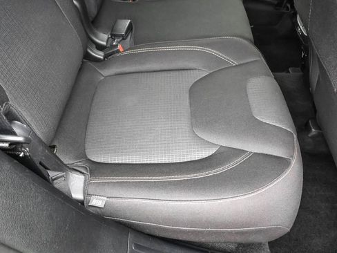 Used 2015 Jeep Cherokee Latitude w/ Comfort/Convenience Group image 34