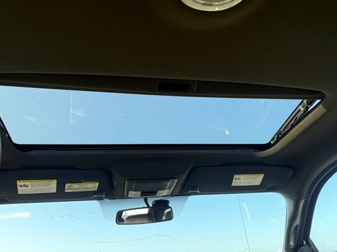 Used 2011 Ford F150 Platinum image 18