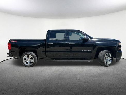 Used 2018 Chevrolet Silverado 1500 Custom w/ Custom Value Package AWD/4WD image 16
