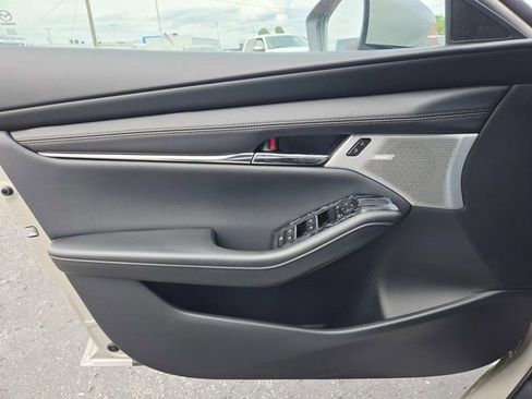 New 2026 MAZDA MAZDA3 2.5 S Hatchback w/ Premium Pkg FWD image 29