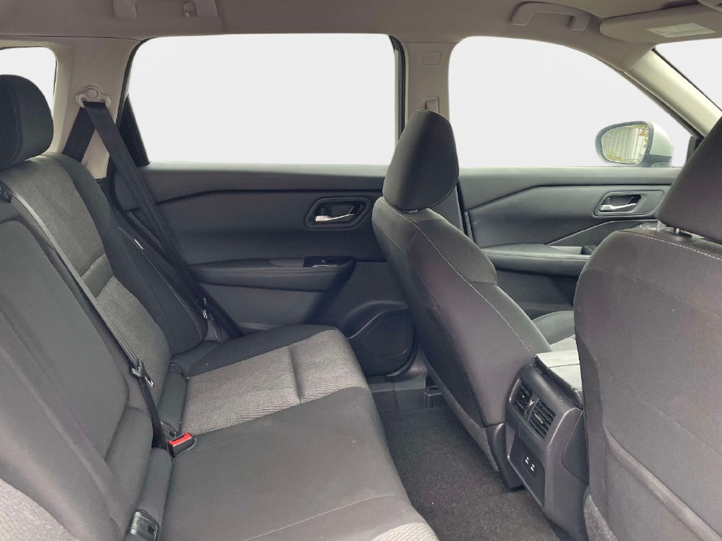 Used 2024 Nissan Rogue SV FWD image 12