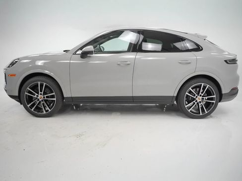 Used 2025 Porsche Cayenne Coupe AWD/4WD image 2