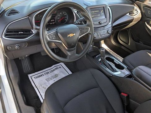 Used 2018 Chevrolet Malibu LT image 10