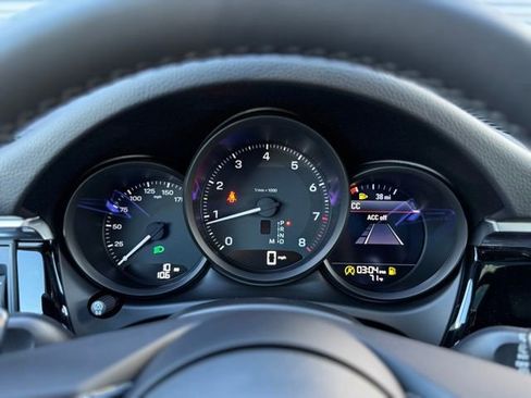 New 2026 Porsche Macan image 22