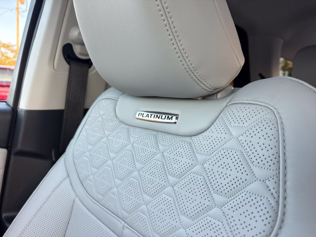 Used 2026 Ford Explorer Platinum w/ LUX Leather Package AWD/4WD image 39