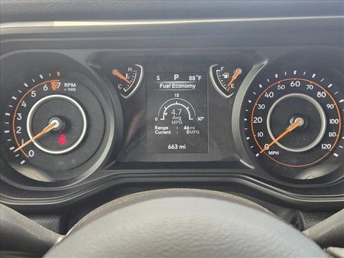 Used 2025 Jeep Gladiator Sport AWD/4WD image 12