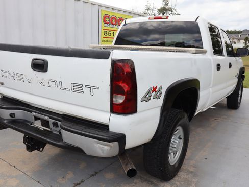 Used 2007 Chevrolet Silverado 2500 W/T w/ Heavy-Duty Power Package image 11