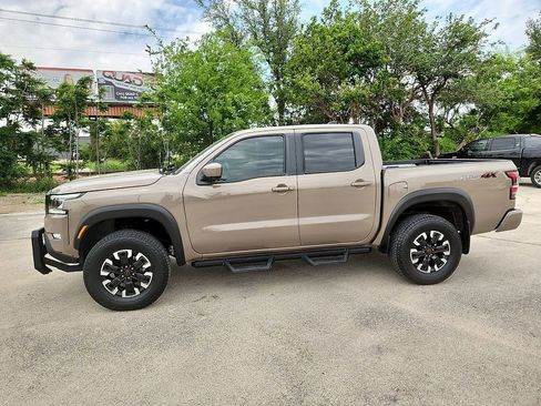 Used 2023 Nissan Frontier PRO-4X w/ Pro Convenience Package image 2