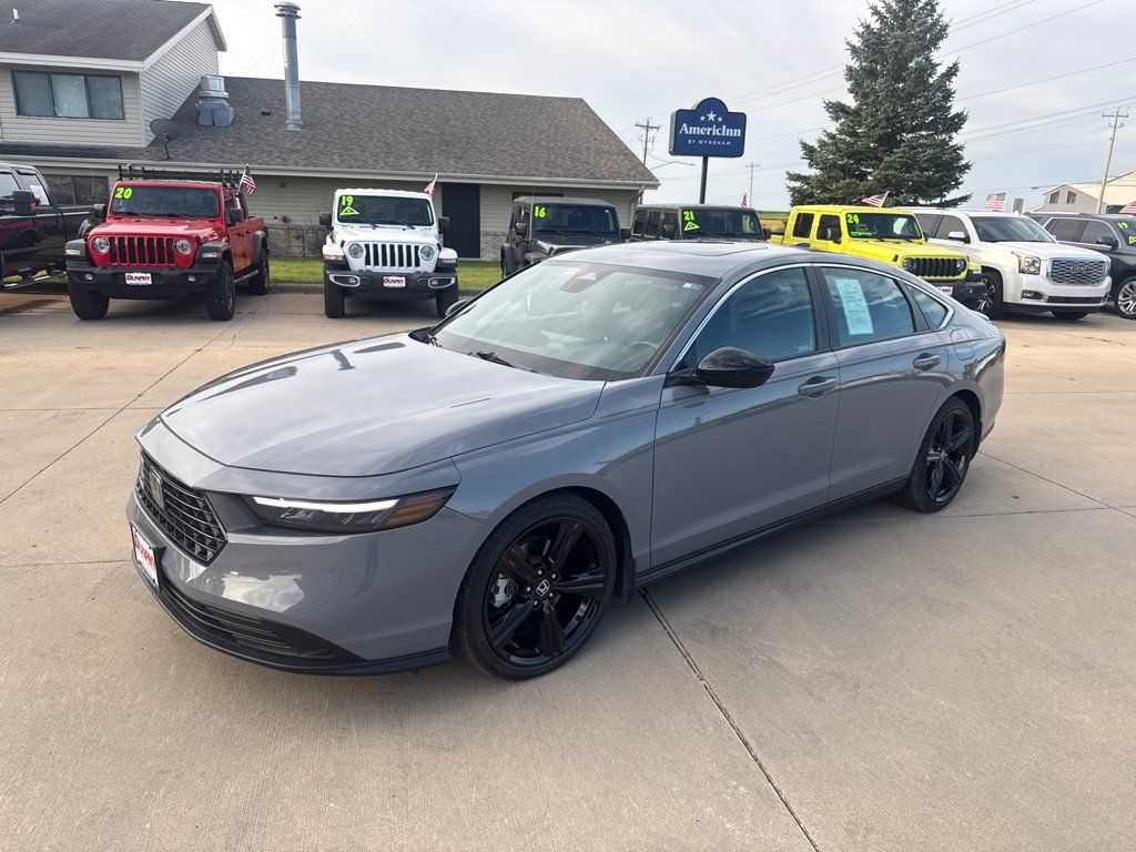 Used 2024 Honda Accord Sport image 1