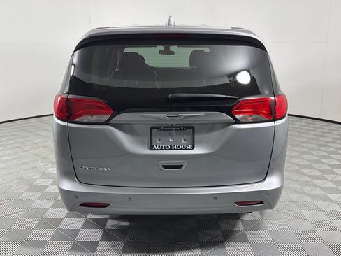 Used 2018 Chrysler Pacifica LX FWD image 6