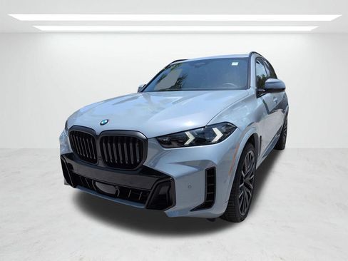 New 2026 BMW X5 xDrive40i w/ M Sport Package AWD/4WD image 8