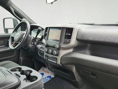 Used 2024 RAM 2500 Tradesman w/ Chrome Appearance Group AWD/4WD image 28