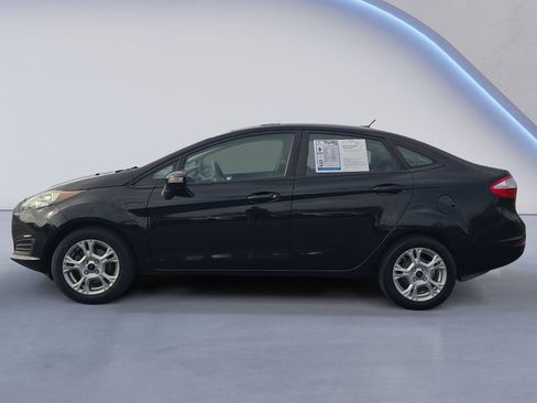 Used 2016 Ford Fiesta SE image 2