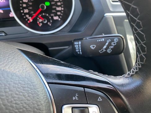 Used 2021 Volkswagen Tiguan SE image 26