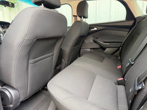 Used 2016 Ford Focus SE FWD image 17